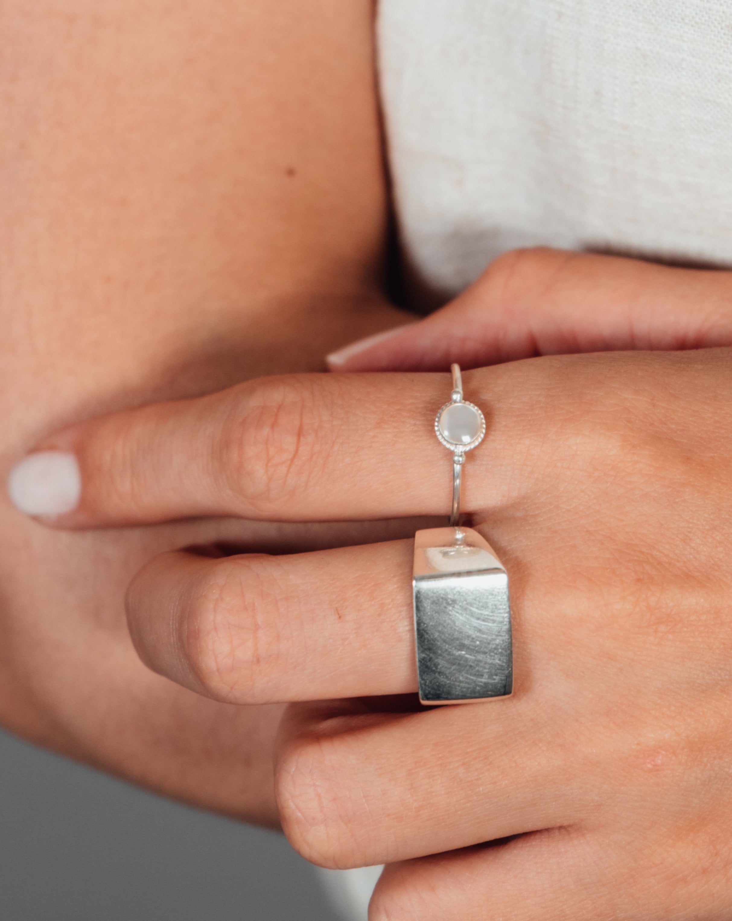 Anillo Maia